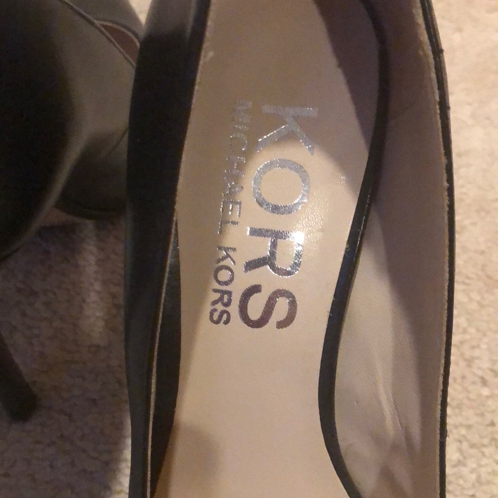 Michael Kors black leather pumps - Picture 4 of 5